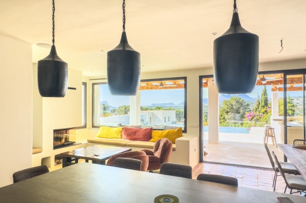 5 bed villa de lujo in Moraira