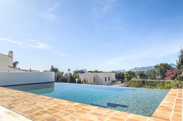 5 bed villa de lujo in Moraira