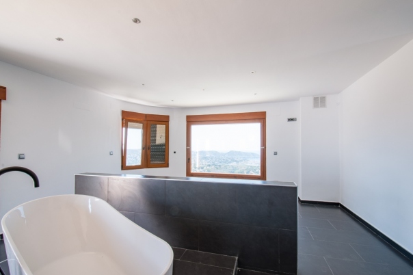 5 bed villa in Moraira