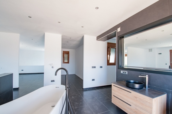 5 bed villa in Moraira