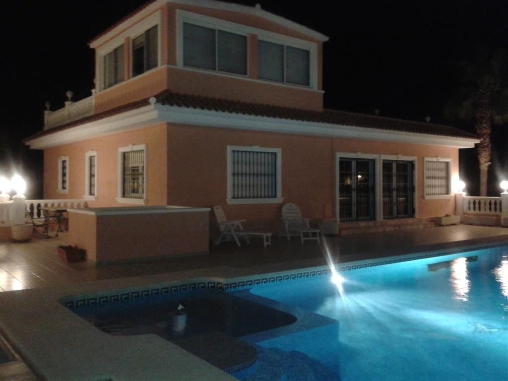5 bed casa / chalet in Calpe / Calp