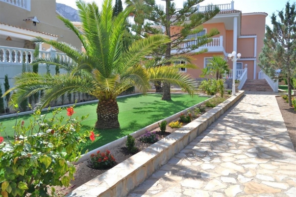5 bed casa / chalet in Calpe / Calp