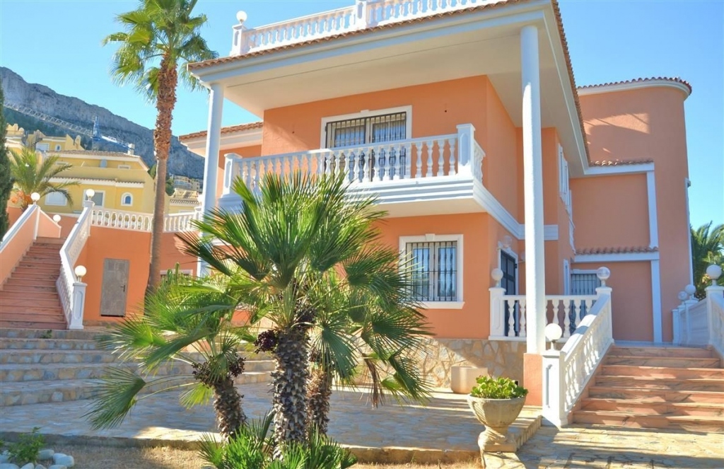 5 bed casa / chalet in Calpe / Calp