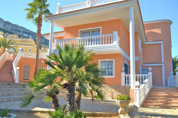 5 bed casa / chalet in Calpe / Calp
