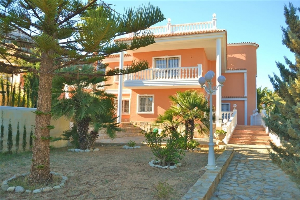 5 bed casa / chalet in Calpe / Calp
