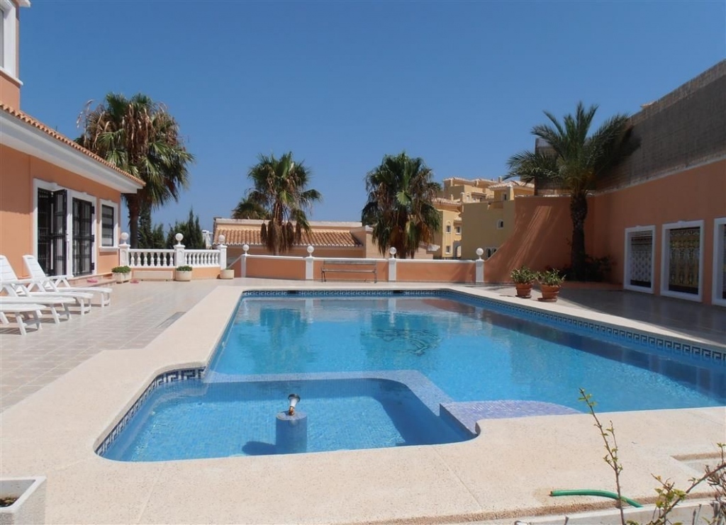 5 bed casa / chalet in Calpe / Calp