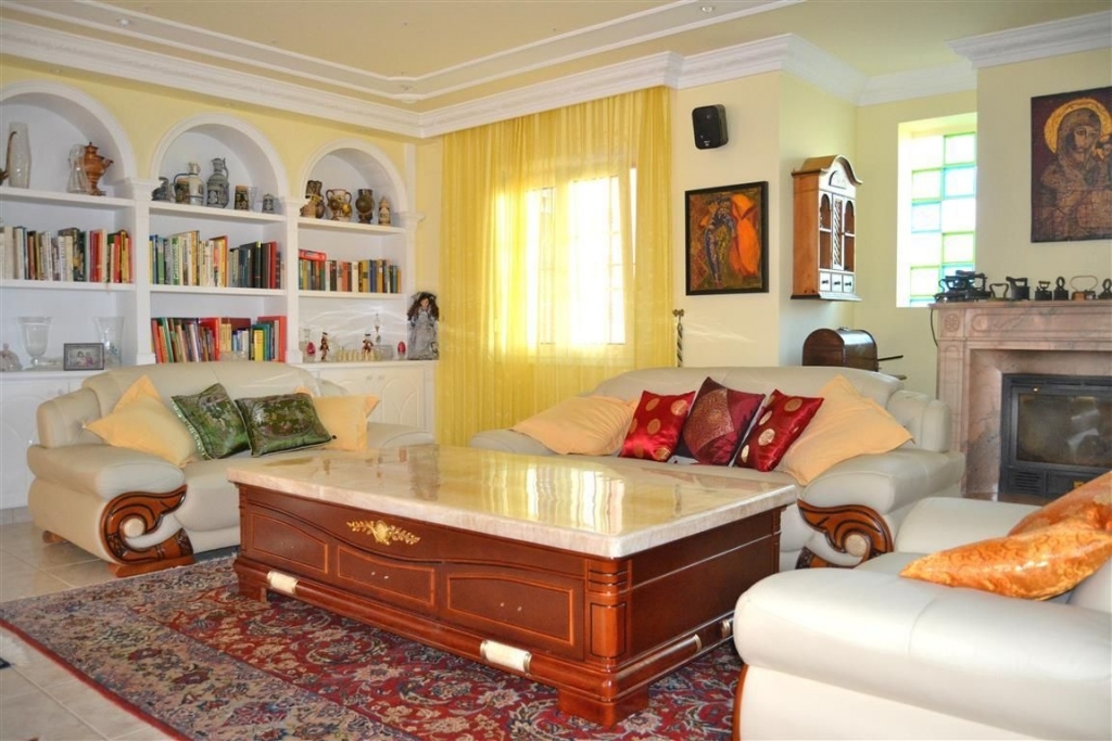 5 bed casa / chalet in Calpe / Calp