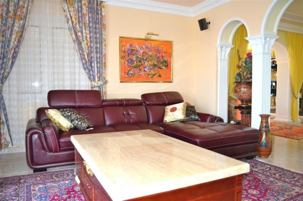 5 bed casa / chalet in Calpe / Calp
