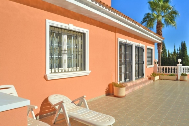 5 bed casa / chalet in Calpe / Calp