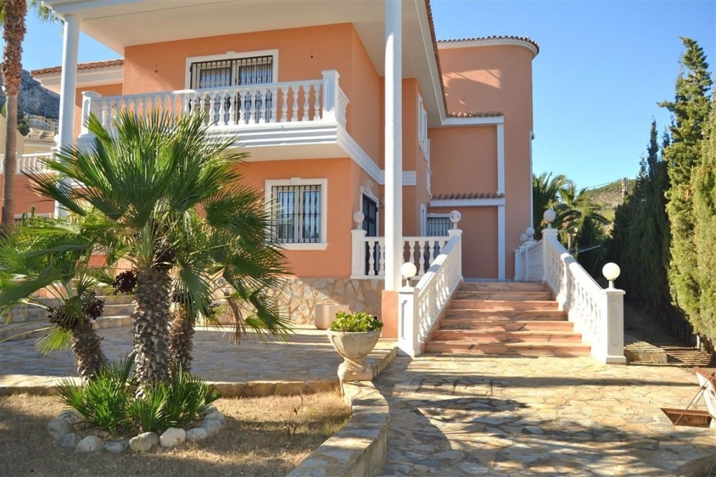 5 bed casa / chalet in Calpe / Calp