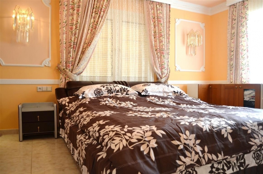 5 bed casa / chalet in Calpe / Calp