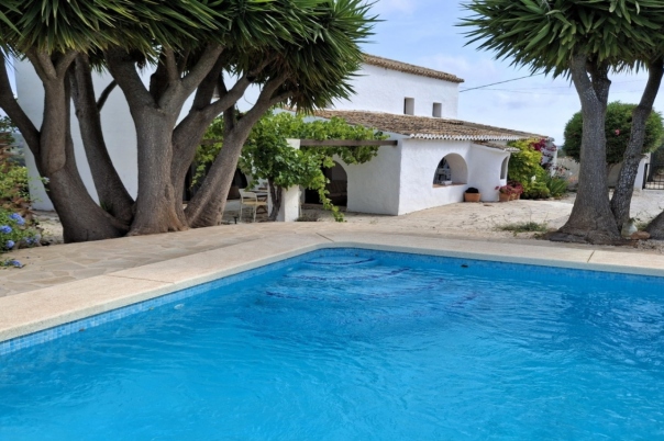 4 bed finca in Benitachell