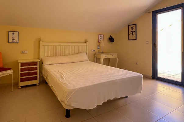 4 bed apartment in Denia