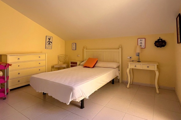 4 bed apartment in Denia