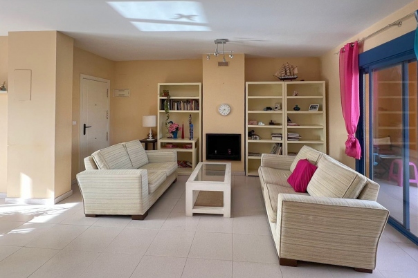 4 bed apartment in Denia