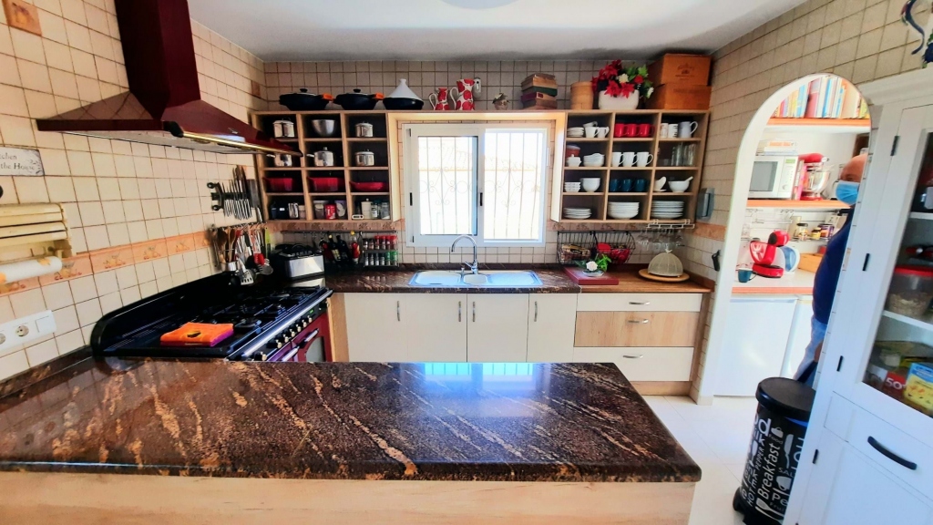 5 bed villa in Pedreguer