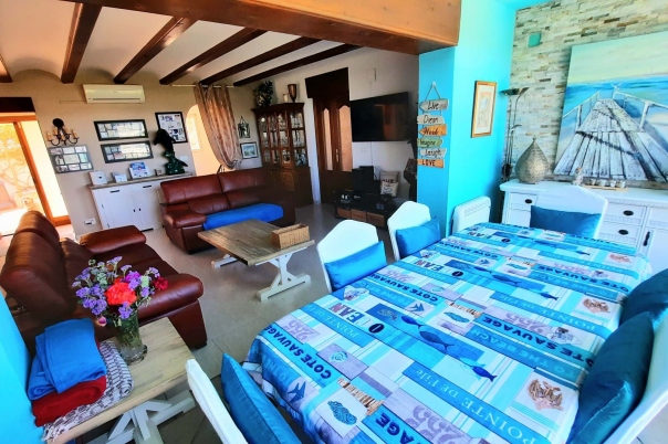 5 bed villa in Pedreguer