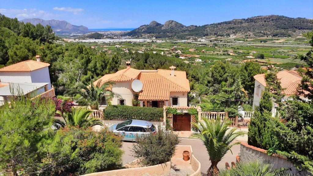 5 bed villa in Pedreguer