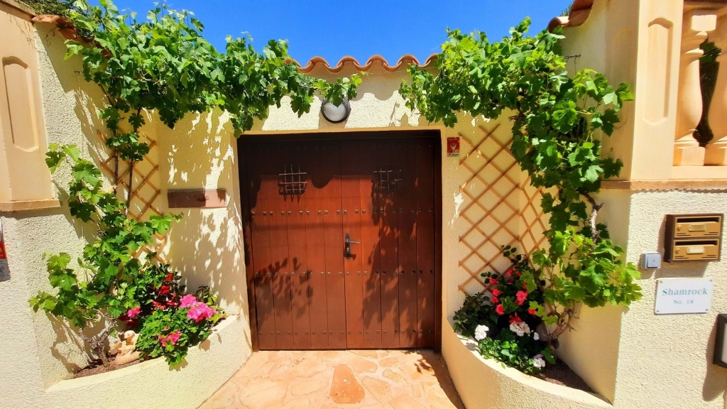 5 bed villa in Pedreguer