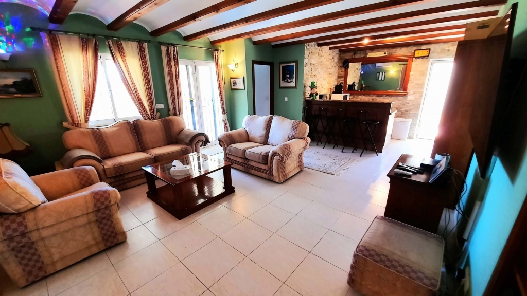 5 bed villa in Pedreguer