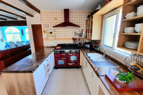 5 bed villa in Pedreguer