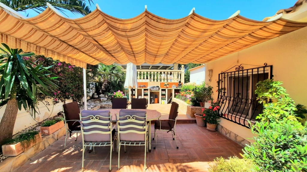 5 bed villa in Pedreguer