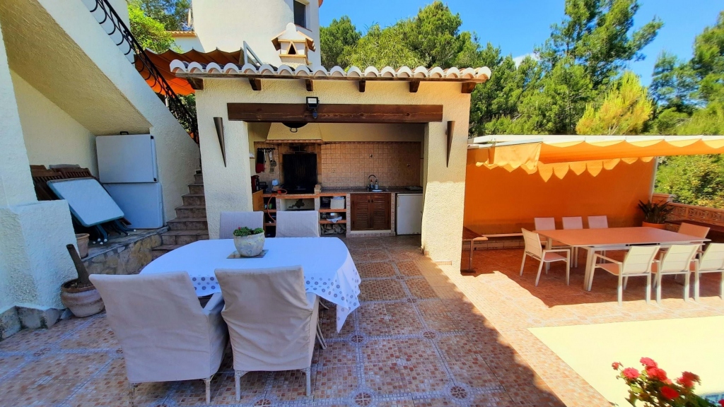 5 bed villa in Pedreguer