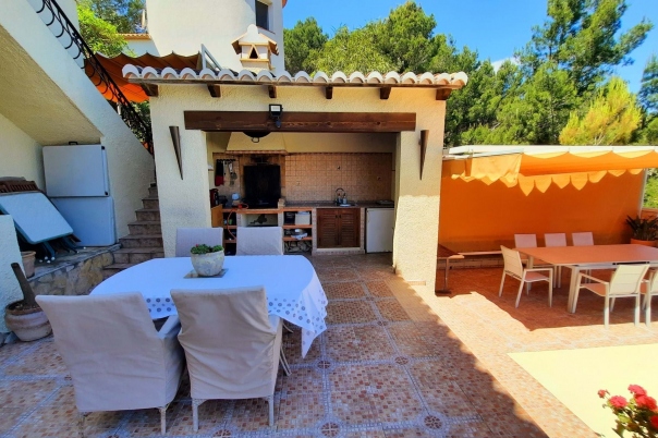 5 bed villa in Pedreguer