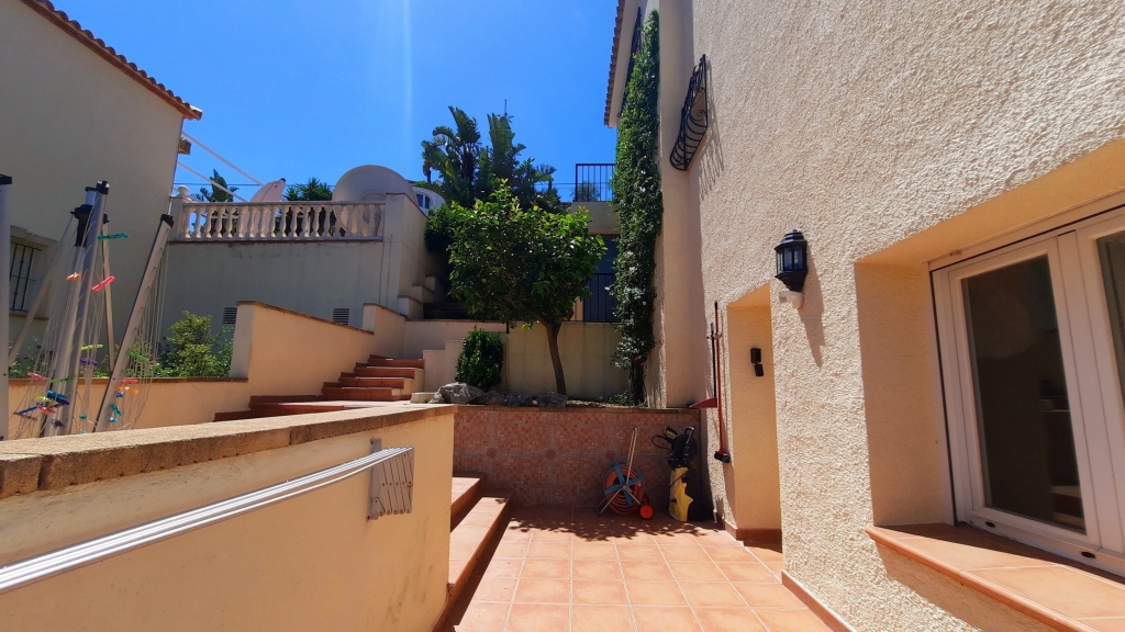 5 bed villa in Pedreguer