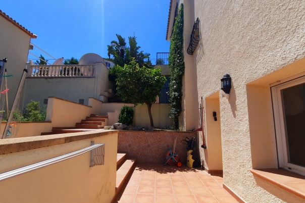 5 bed villa in Pedreguer