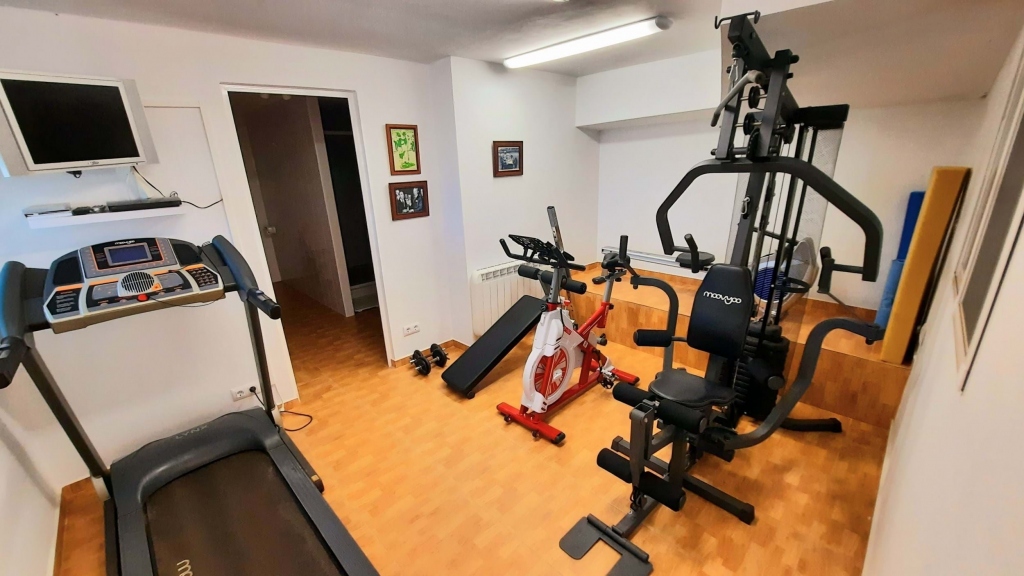 5 bed villa in Pedreguer