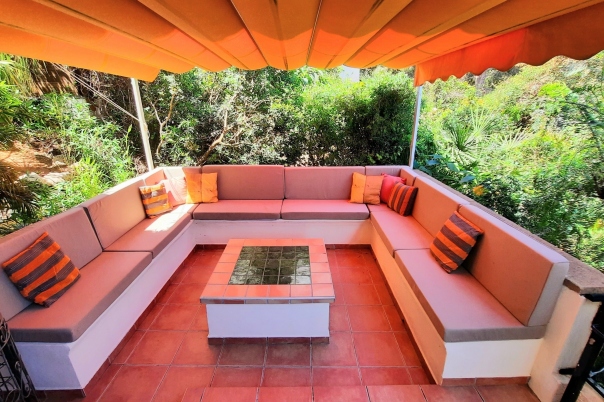 5 bed villa in Pedreguer