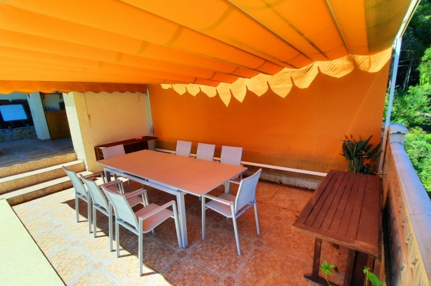 5 bed villa in Pedreguer