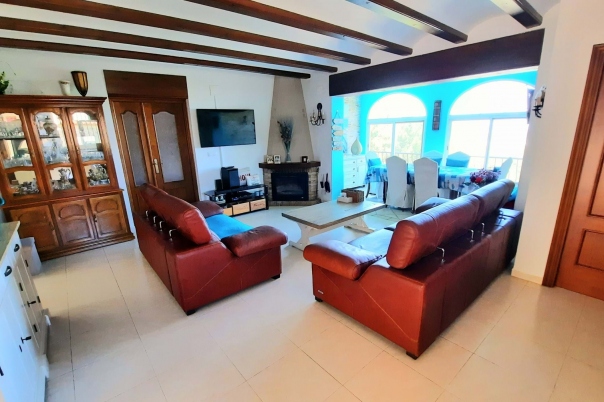 5 bed villa in Pedreguer