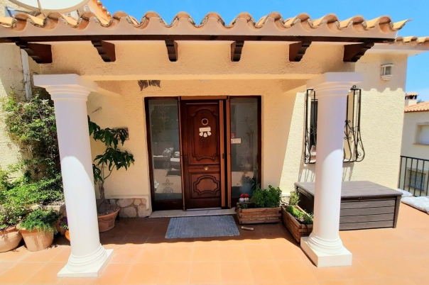 5 bed villa in Pedreguer