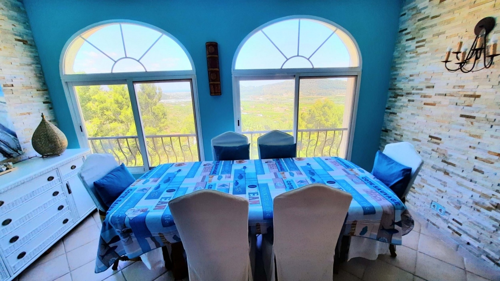 5 bed villa in Pedreguer