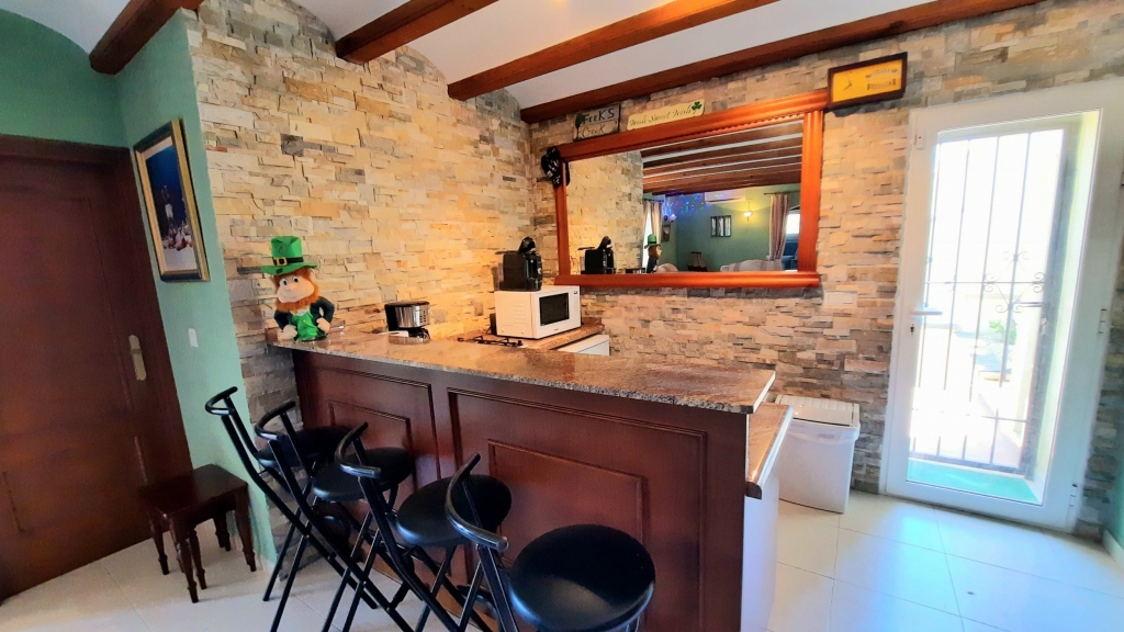 5 bed villa in Pedreguer