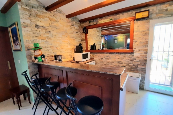 5 bed villa in Pedreguer