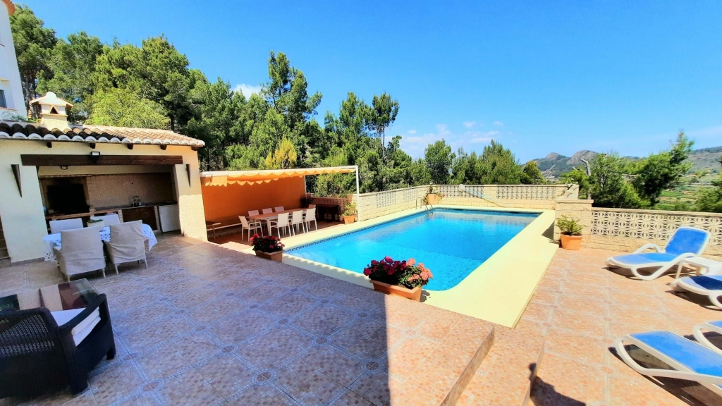 5 bed villa in Pedreguer