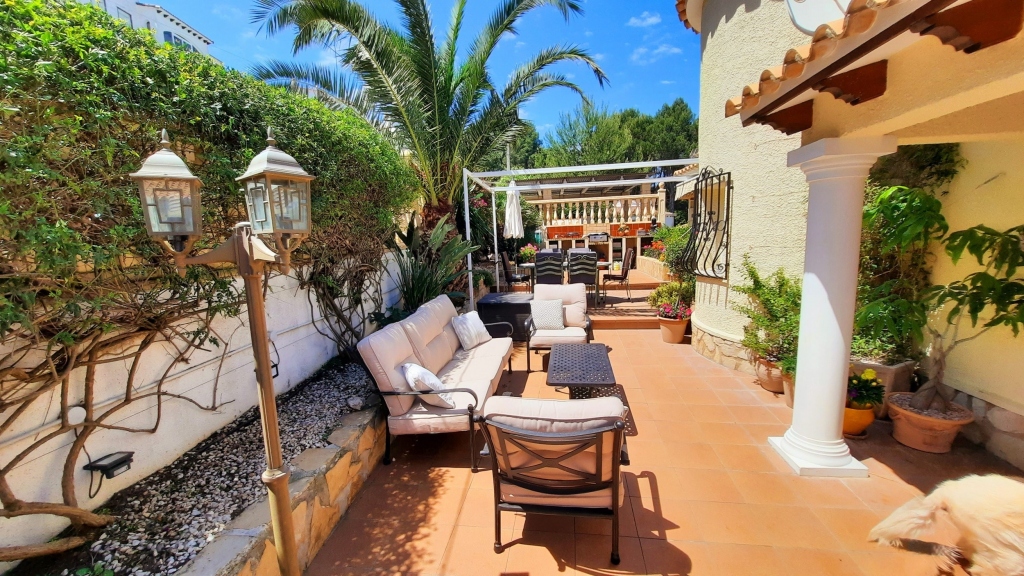 5 bed villa in Pedreguer