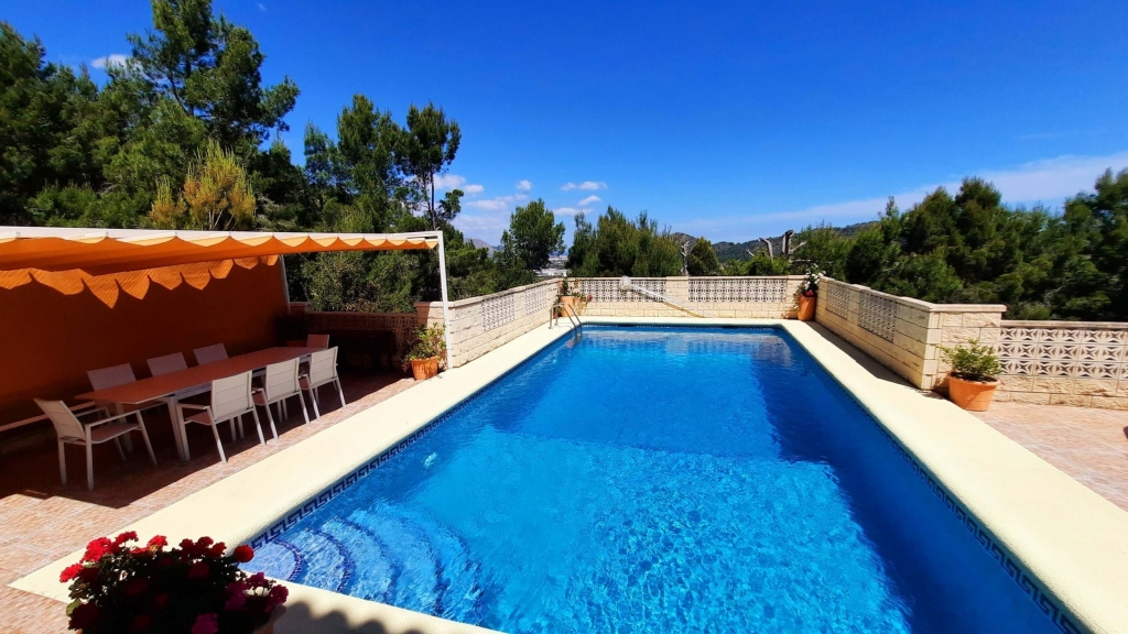 5 bed villa in Pedreguer