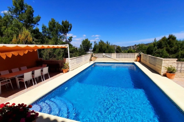 5 bed villa in Pedreguer