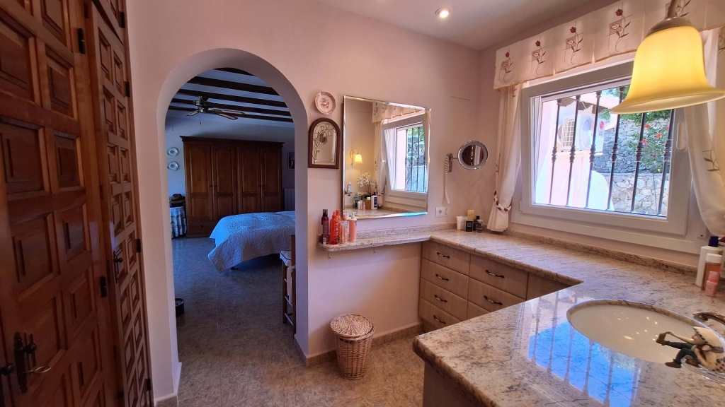 4 bed villa in Orba