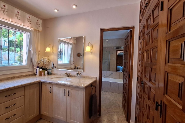 4 bed villa in Orba