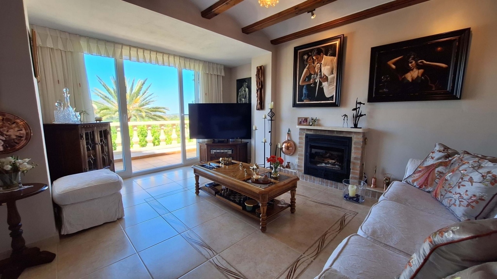 4 bed villa in Orba