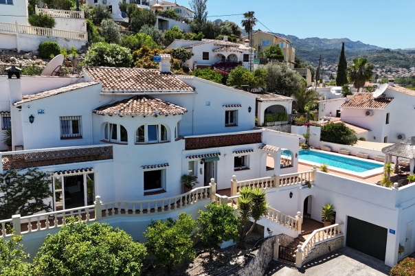 4 bed villa in Orba
