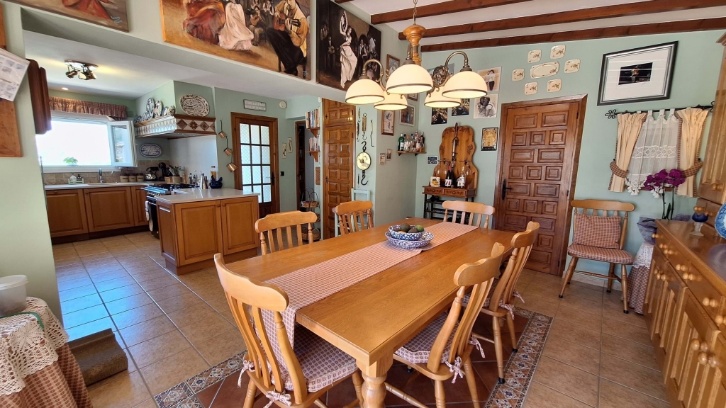 4 bed villa in Orba