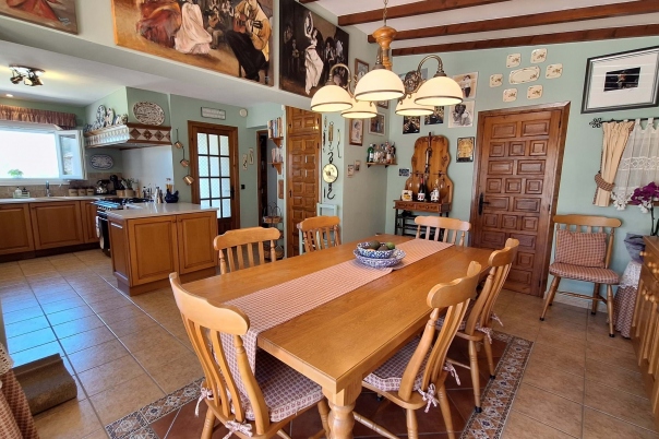 4 bed villa in Orba
