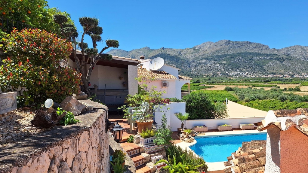 4 bed villa in Orba