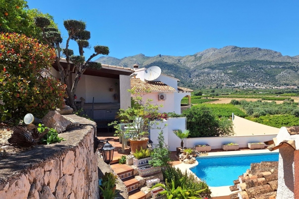 4 bed villa in Orba